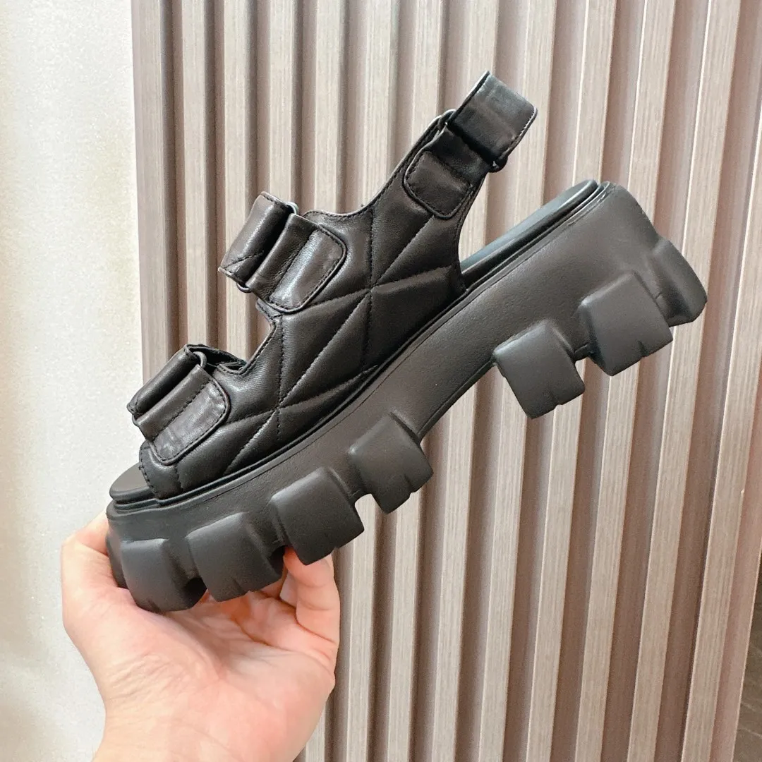 👟👟Ex-factory price 560👟👟 Prada New sandal series for summer Thick-soled sandals This is a must-have for summer. It feels soft and delicate on the feet and is extremely comfortable. You can mix it with you at will. Original molded midsole. Original foaming technology tooth outsole, size 35-41.